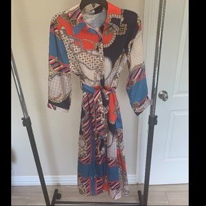 Silky floral printmidi dress. NWT. Pockets!